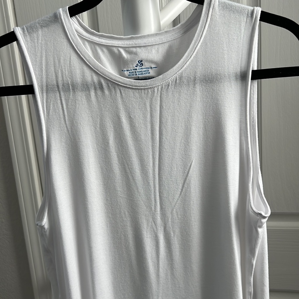 JB Tank top - Picture 2 of 2